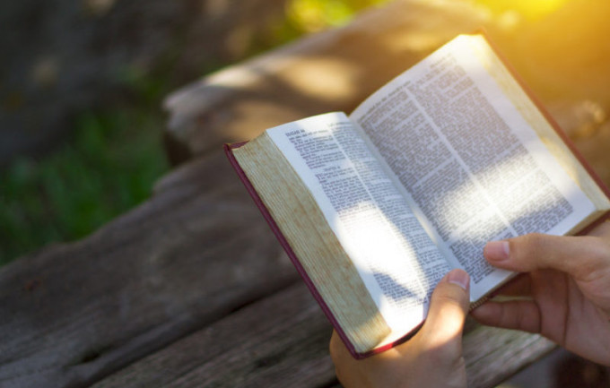 A Biblia a menny üzenete 